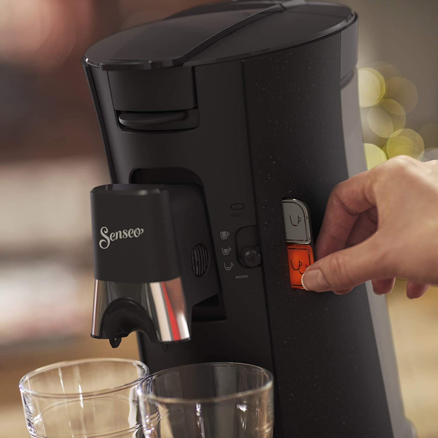 Cafetière Premium Eco-Friendly Device à dosettes à café – Choix de la force du café Plus Fonction Memo en plastique recyclé, 1450 W, Black/Moucheté, CSA240/20